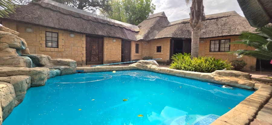 9 Bedroom Property for Sale in St Helena Free State